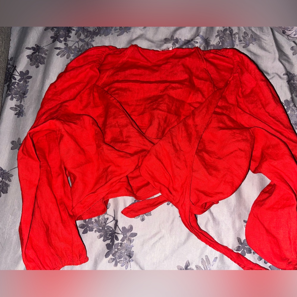 Aritiza front tie crop top